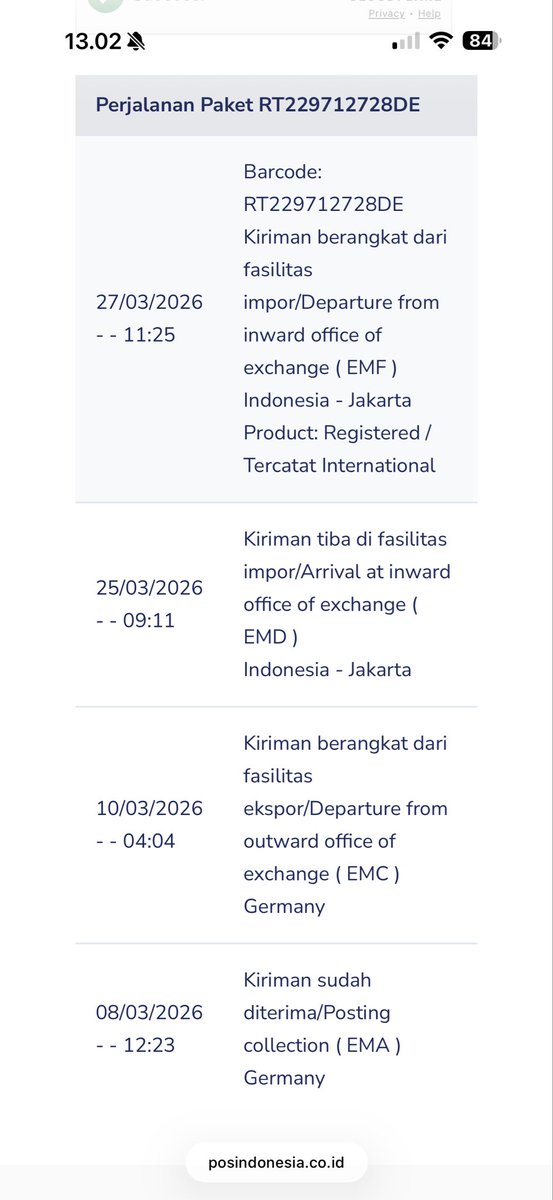 roastedtrashs's tweet photo. Halo @PosIndonesia, boleh bantu minta kejelasan info paket saya kapan di kirim ya? 
Sudah satu minggu saya tanya paketnya sedang penginputan data terus. Tolong di bantu ya sudah 2 minggu telat. 
Saya butuh suratnya di tanggal 13 april. Mohon dibantu beneran https://t.co/Pquq0tpvJ8