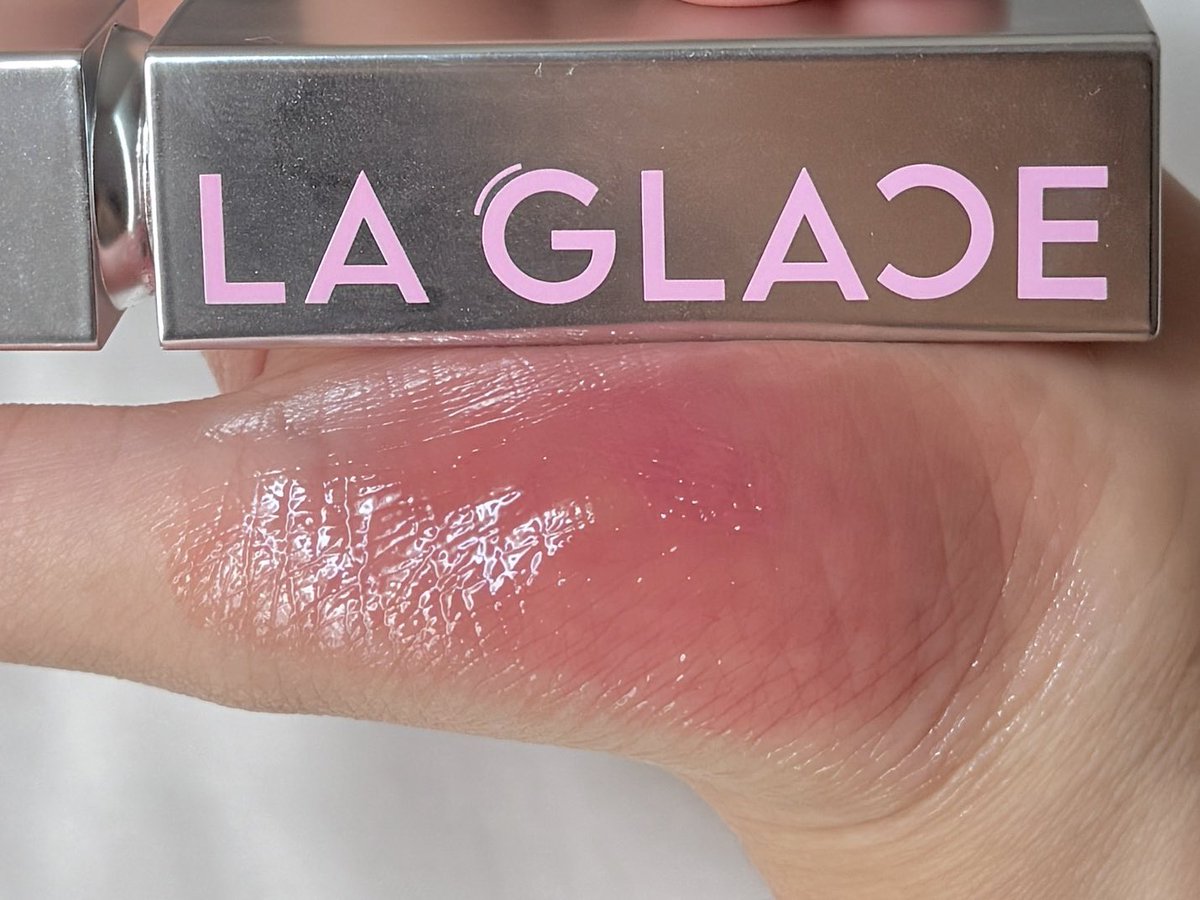 noeysavitta's tweet photo. มาเทสระบบลิปทินท์ laglace ให้ละ บอกเลยสีเบอร์ 01,02 คือนัมเบอร์วัน เนื้อดีสีชัดไม่ต้องทาลิปไลนเนอร์ก็สวย ลงปากจริงแล้วละมุนกว่าบนมือมาก สเตนก็ทนด้วย เดะมาลงปากให้ดูคับ https://t.co/vXD2g2M1L6