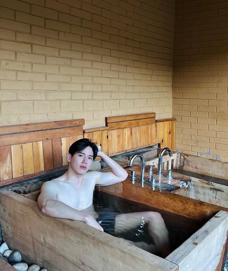 뜌ଘ(*. .) tweet media