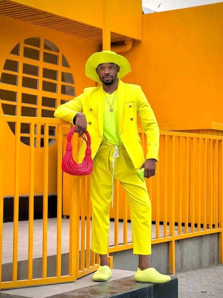 PopulaireduBuzz's tweet image. Chez @Orange__RDC BILENGI EN JAUNE NA DOUBLE DOSE ! 💛😍
Chaque vendredi #LELO 🔥
Somba forfait nayo ?
Achète un forfait internet à partir de 100u et Orange abakiseli yo yango x2 🤩
👉 Ba forfaits nyonso double double !
Avec @Flohka Masolo eza clair : plus de data, même prix 🟨