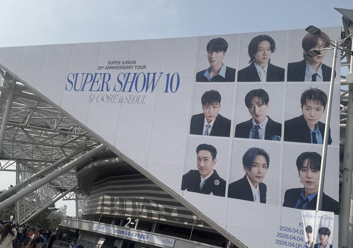 michelleeee1015's tweet photo. #슈퍼스타에스엠타운
#SUPERSTARSMTOWN https://t.co/WYkMqL4isH