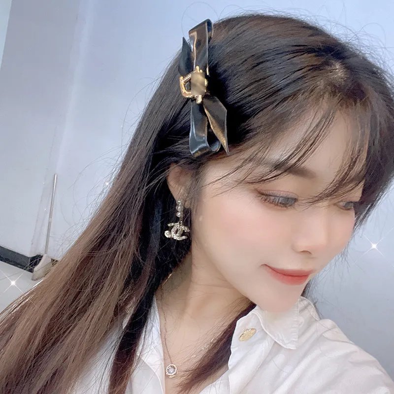 Alexis258111's tweet photo. 🥰Reps Designer Simple Bow Metal Letter Hair Clip

💰💕Price: US$15.51👉https://t.co/j3F7XkMvMM😘Style: Fashion
#hairclip #dior #fashion #repsaccessory #onlineshopping https://t.co/7r9PRiZeuU