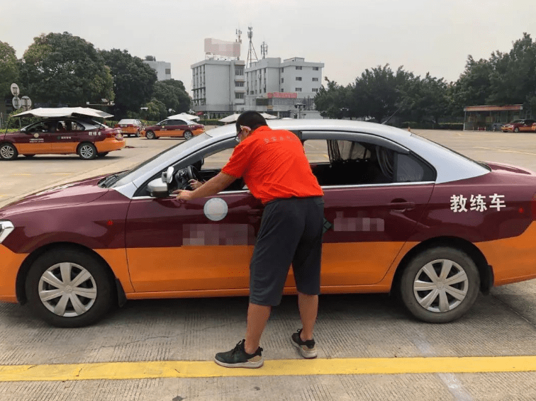 พรมพิทักษ์ ทัพขวา tweet media