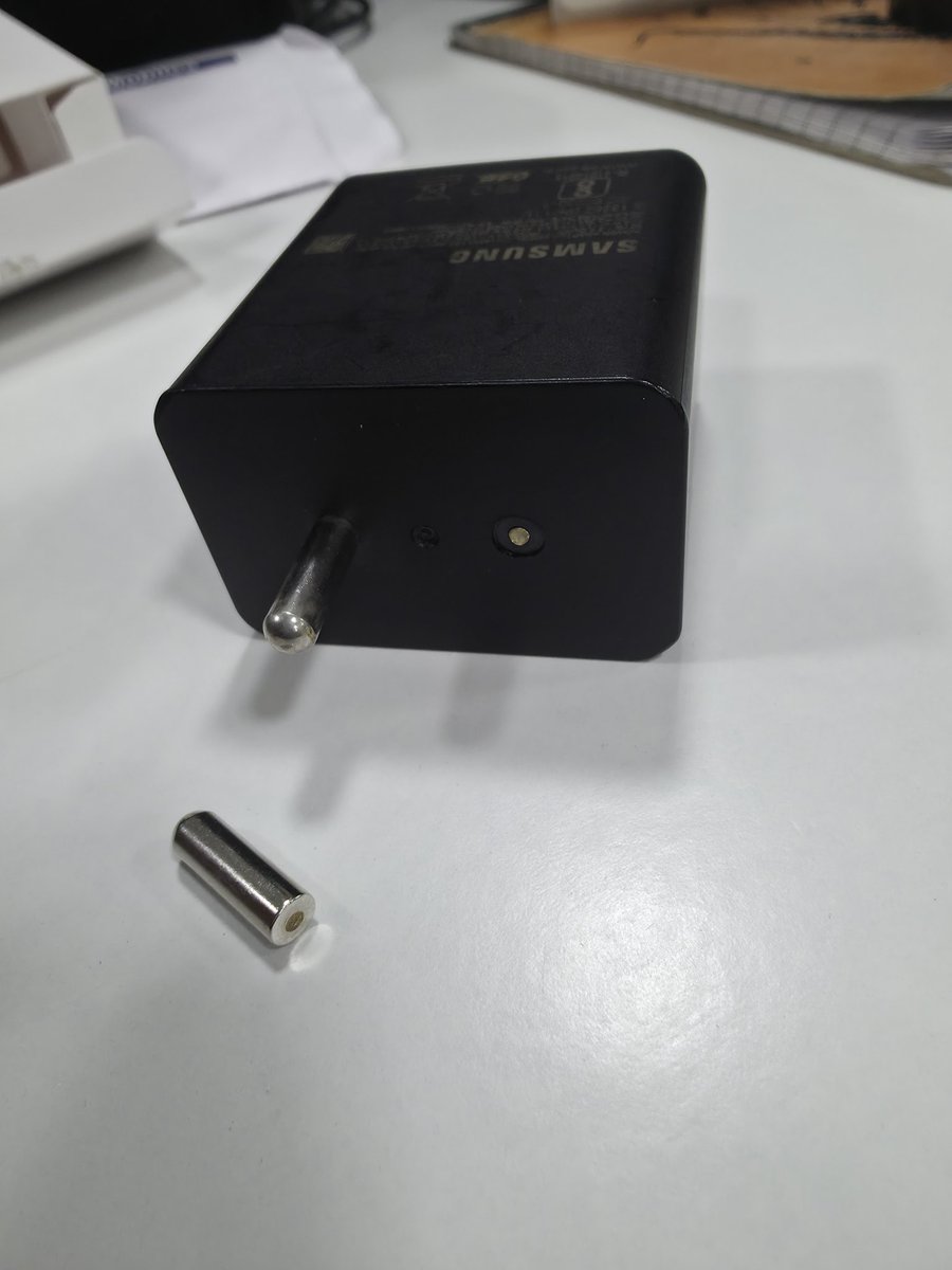vignesh23091997's tweet photo. @SamsungIndia  I use an S25 Ultra, Samsung TV, &amp; AC, but your 45W adapter didn't even last 4 months! The pin snapped while plugging it in. Service center is refusing an EXCHANGE by calling it physical damage.This is a manufacturing defect, not user error. Please replace this unit https://t.co/tdGSky4Isw