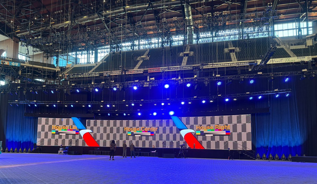 DubC702's tweet photo. Systems Tech for the American Airlines General Session inside @GlobeLifeField. #LAcoustics #L2 https://t.co/uQebdmwfbk