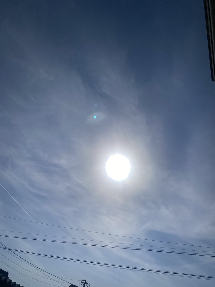megumi5012's tweet photo. お空凄いね✨️✨️🥰
太陽のエネルギーも強いね。

今日は神武天皇様の命日の日🙏
来週はお釈迦様の誕生日🙏
4月って なんか凄いよね🥰

来週の月曜日からJR稲沢駅近くの丸岩天祥さんに私いるから 『めぐちゃんいる〜？』って声掛けてね〜🥰

いつも本当にありがとうね🙏😊 https://t.co/it6XhMOzZF