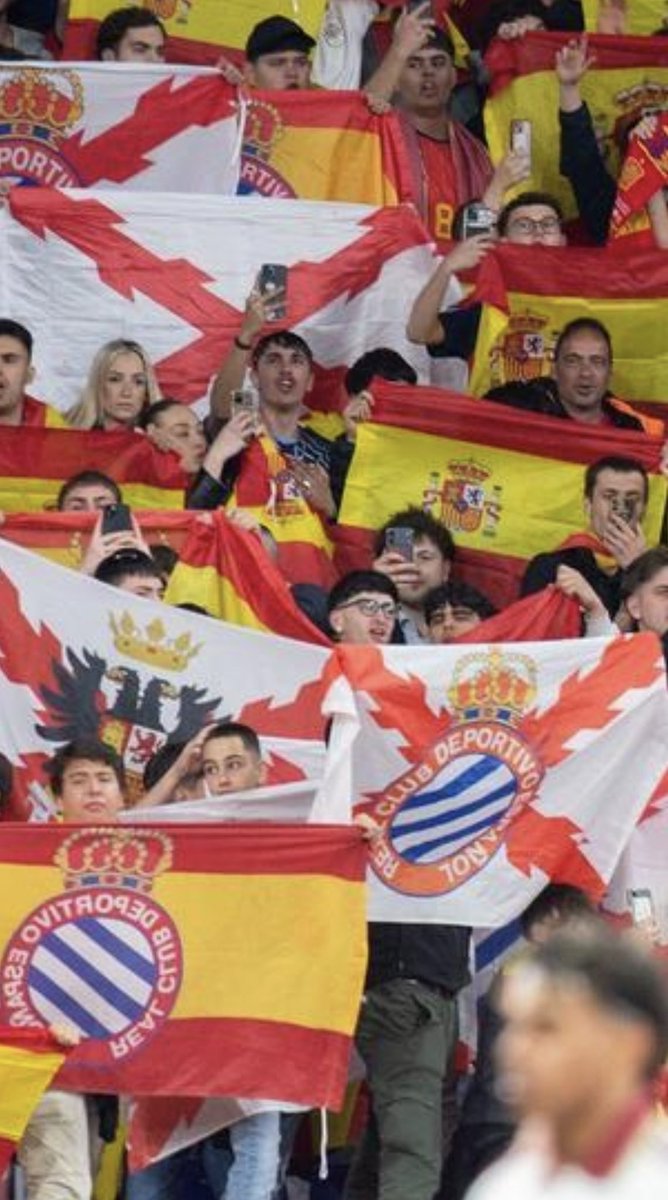 En Canaletes tweet media