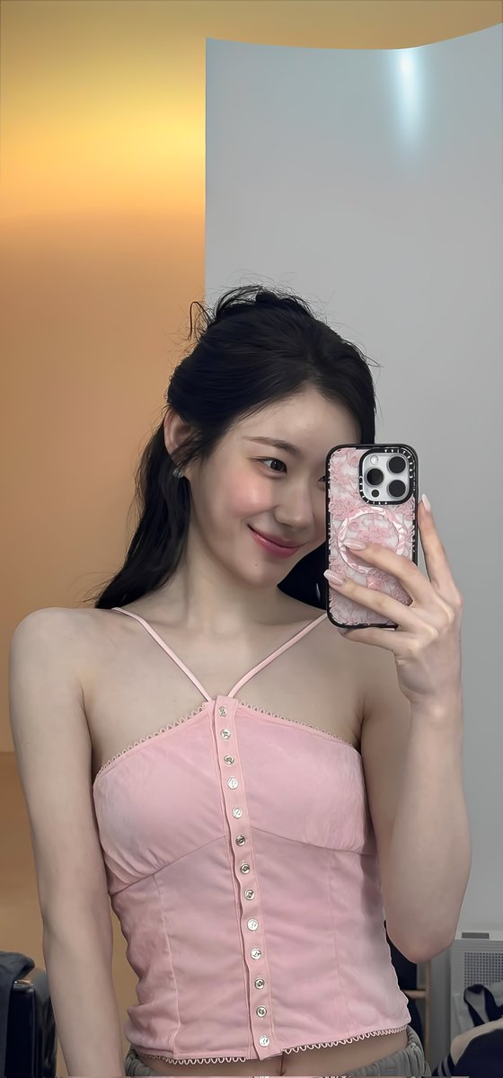 ITZY Wallpapers tweet media