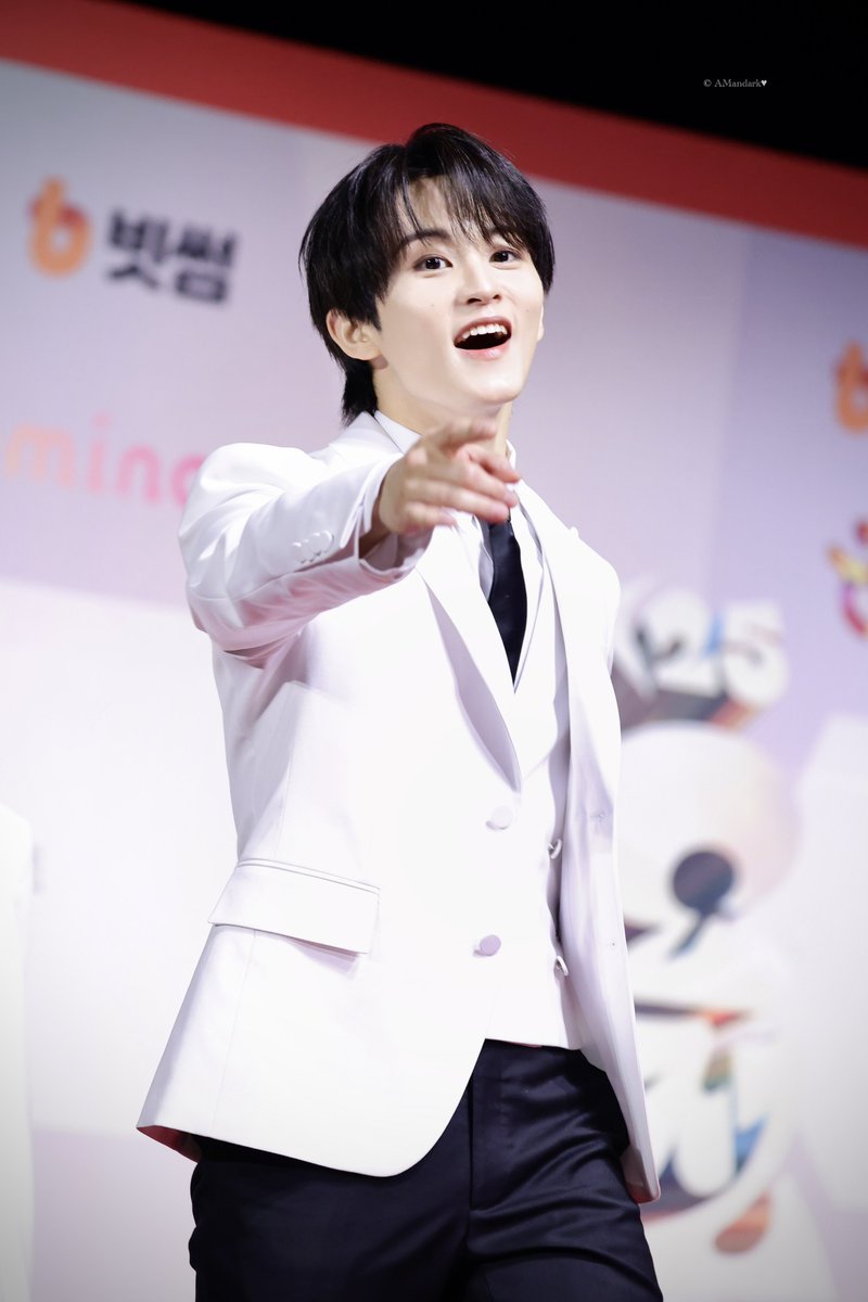 𝐀𝐌𝐚𝐧𝐝𝐚𝐫𝐤♥︎ tweet media