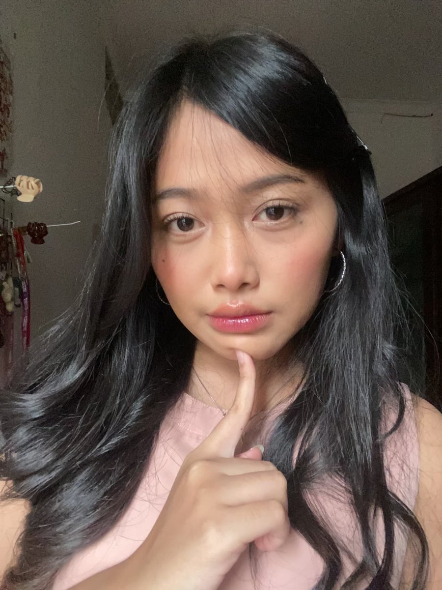 ℛania 🦢 tweet media