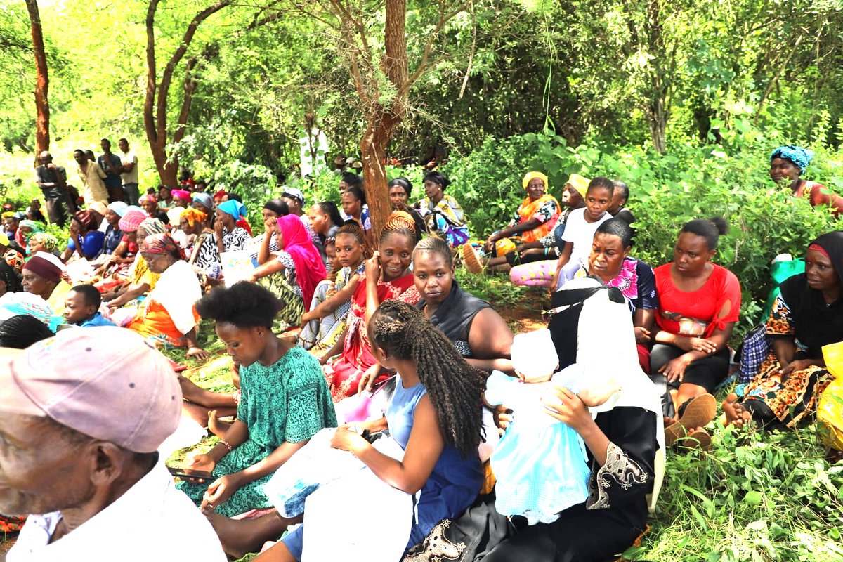 PSMwadime's tweet image. It was my pleasure to visit different villages in Saghala and Kaloleni, some of the remote areas in Voi to deliver food supplies, bringing hope and support to local families, this time of Easter .#Kaloleni #CommunitySupport