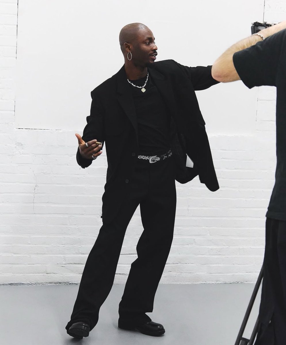 𝔸b𝕒𝕫𝕫 tweet media