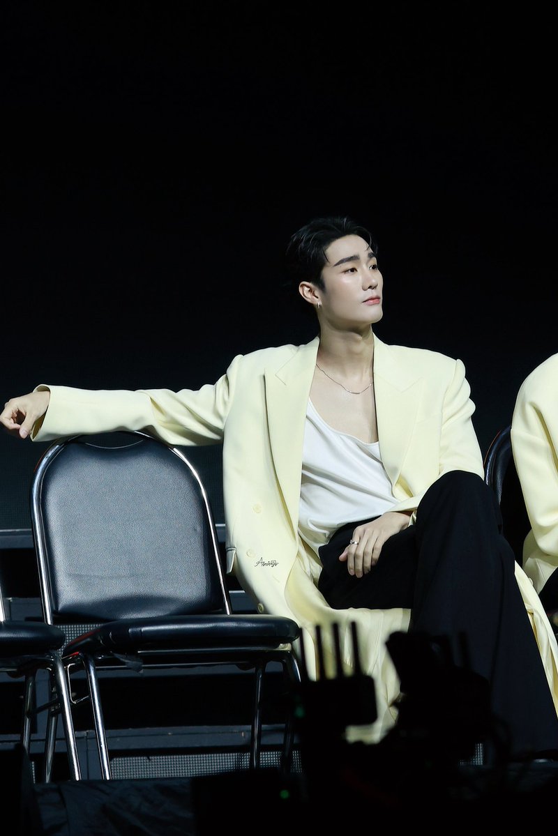 เอินไปฟอสบุ๊คแฟนคอน🦊🍅🧡❤️ tweet media