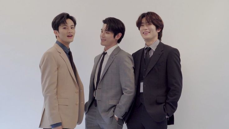 𝓙 hay 🥃 tweet media