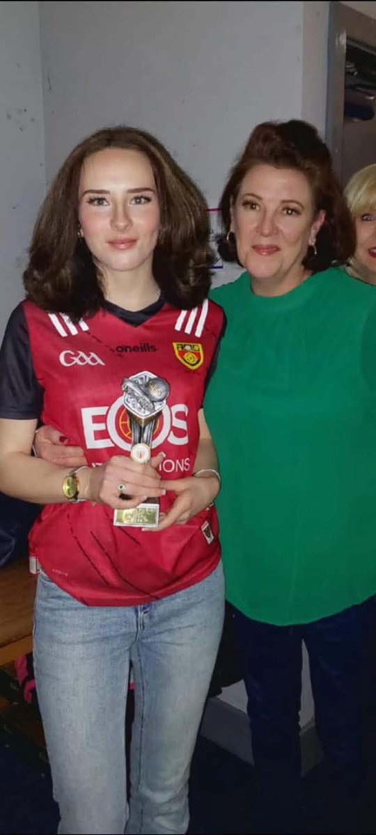 mother daughter tweet media