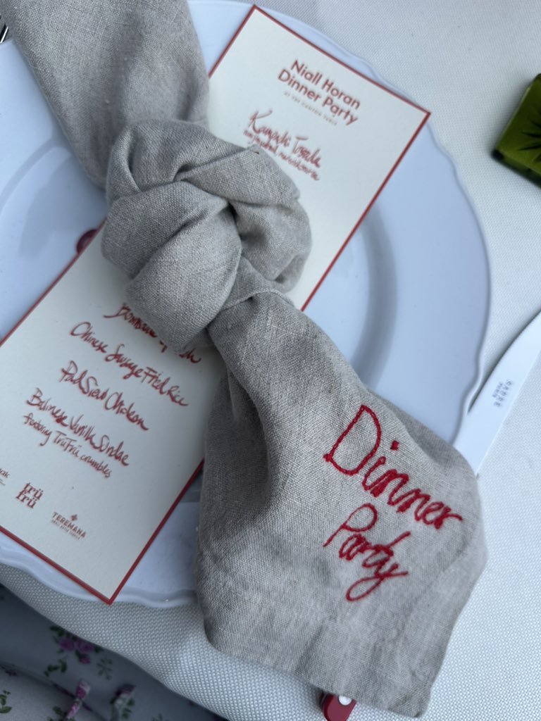 This was the most special artist/fan experience. Thank you for the best night of my life ♥️ <a href="/NiallOfficial/">Niall Horan</a> <a href="/capitolmusic/">Capitol Music</a> <a href="/capitolrecords/">Capitol Records</a> #IMetYouAtADinnerParty #dinnerparty