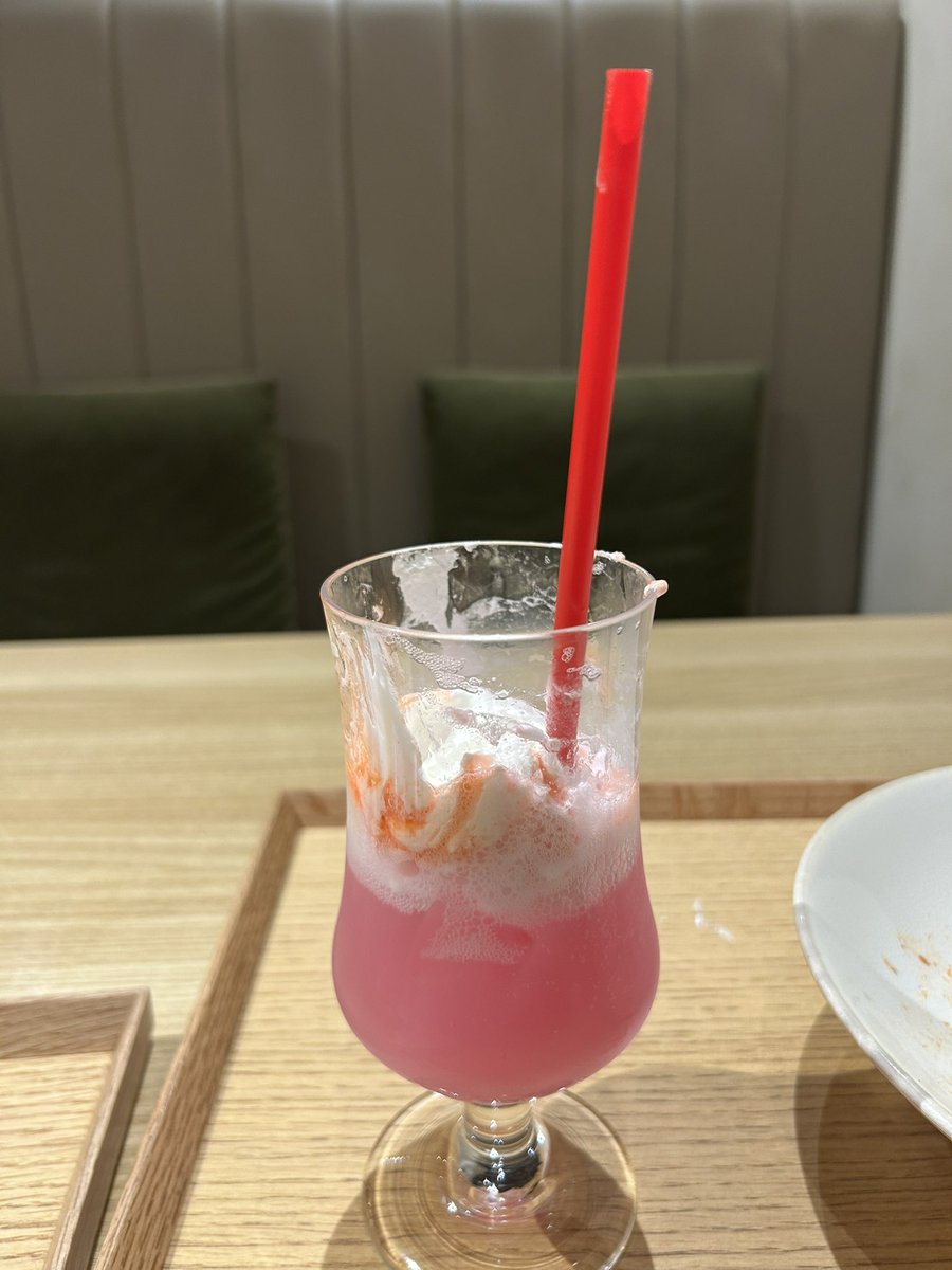 superdatensai's tweet photo. 帰宅~。黒ウィズREDTOKYOTOWER、楽しかったです☺️クイズラリーは初心者でも楽しめる内容でした😌ドリンク&フードはガトリン2種は個性的な味、ディオニソスはめちゃ美味しかったです😋グッズは自分で選んだの以外はガトリンすり抜けた😢 #クイズRPG魔法使いと黒猫のウィズ #黒ウィズ #REDTOKYOTOWER https://t.co/c5KD183l5H