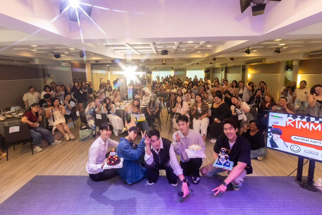 kimcop_jfc's tweet photo. KimmonさんのBirthday PartyにはSBFIVEのメンバーも来て、一緒にお祝いしたようです🎂

最近はCopterさんだけではなく、5人でも集まる姿を見せてくれて嬉しいですね🥰

IG_Kimmon .dj

#KIMMONBirthdayParty
#ขุณขิมมอญ
#COPTERPANUWAT
#บาสเด็กอ้วนที่แท้จริง
#TaeDarvid 
#TEeThanapon
#SBFIVE https://t.co/OuQ0zBBcvl
