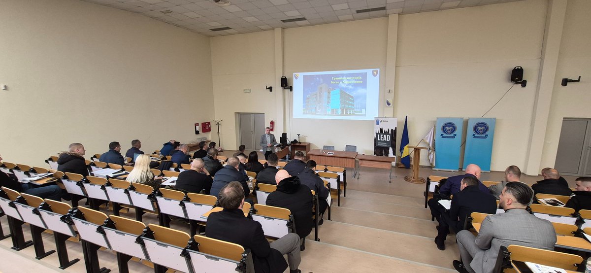 UNDPBiH's tweet image. Third joint exercise of 🇧🇦 &amp;amp; 🇲🇪 institutions in Mostar strengthened cooperation against illicit small arms trafficking.

Simulations at joint border crossings tested coordination, detection and response.

#LEAD #UNDPBiH 🇩🇪🇳🇱🇸🇪🇫🇷🇬🇧🇳🇴🇪🇺