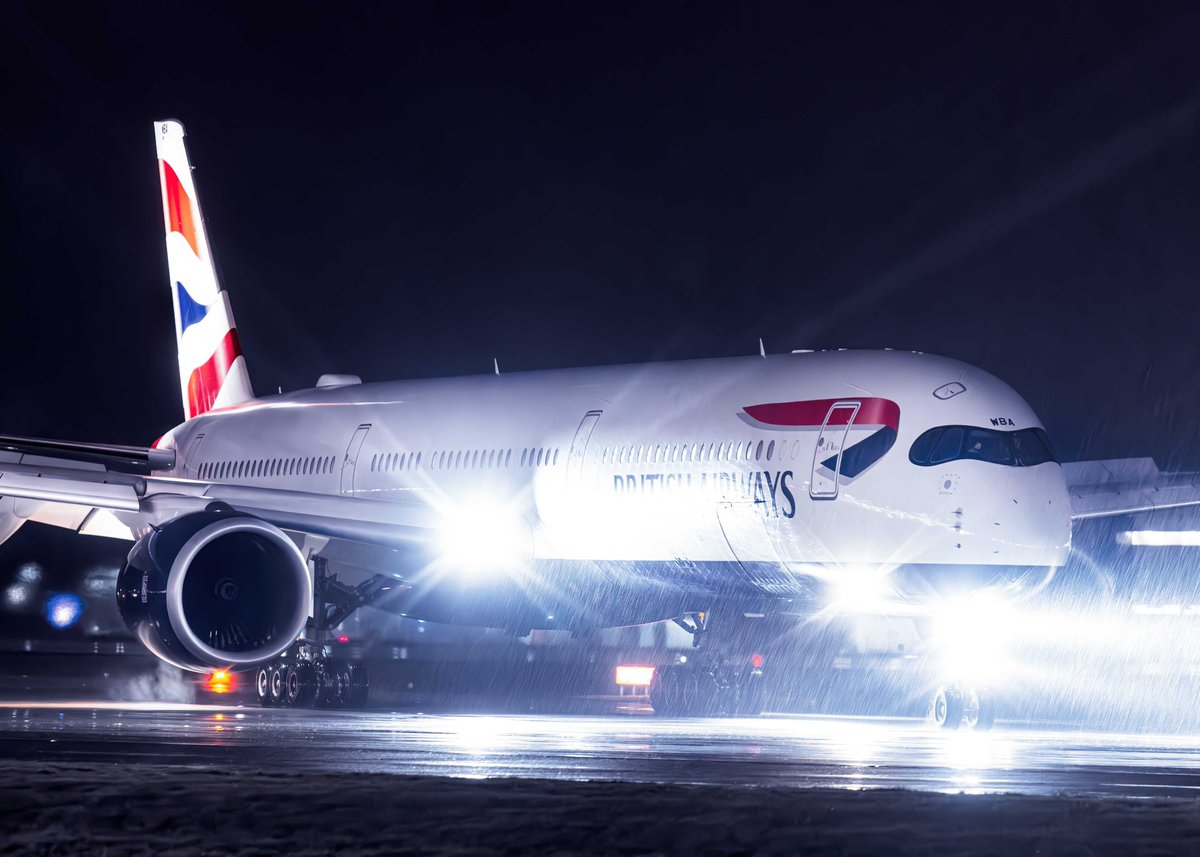 airwaysmagazine's tweet image. The rain and the beast. 

📸: Ethan Hermawan/ Airways   

#britishairways #airbus #avgeek