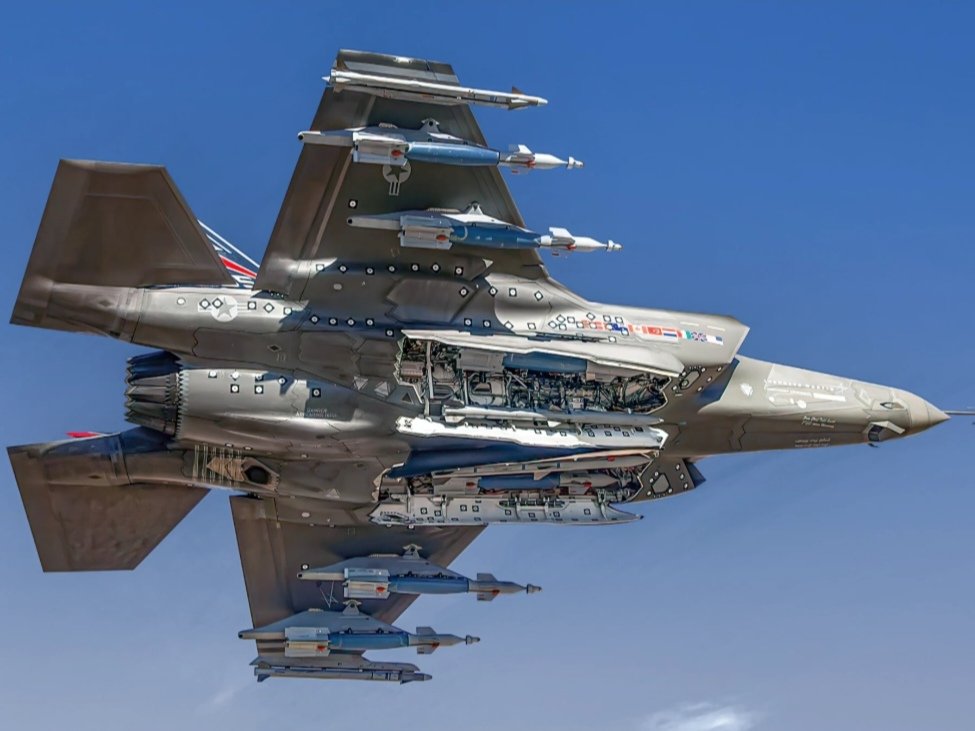 Alex Monday tweet media