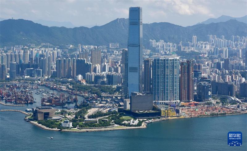 Algernon Yau, Direktor für Handel und wirtschaftliche Entwicklung der Regierung der Sonderverwaltungszone Hongkong, erklärte am Donnerstag, dass Hongkongs Außenhandel im vergangenen Jahr robust geblieben sei und ein erfreuliches Ergebnis erzielt habe.
german.people.com.cn/n3/2026/0403/c…