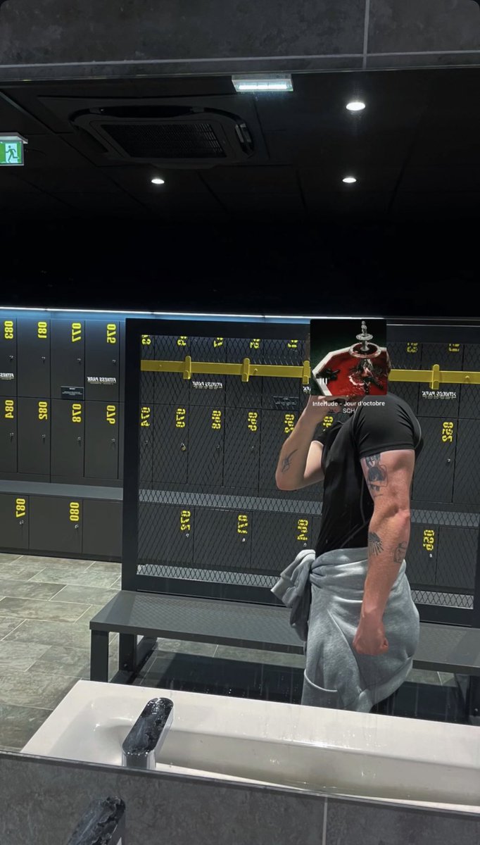 gien (stuck silver) tweet media