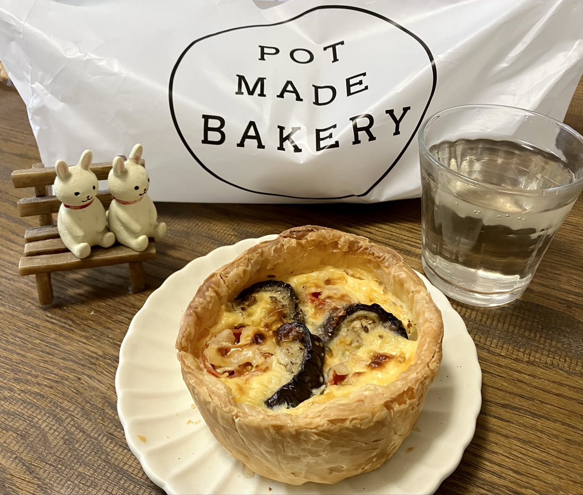 【バーミキュラポットメイドベーカリー】名古屋市中区
 share.google/4sdSJOgHus8XIy…

バーミキュラのパン屋さん🥐😊
ここの焼きりんごカマンベール、めちゃ美味しかった😍😋✨
これまた白ワインに合う〜😋✨

また食べたいけど車でしか行けないのが残念🥹