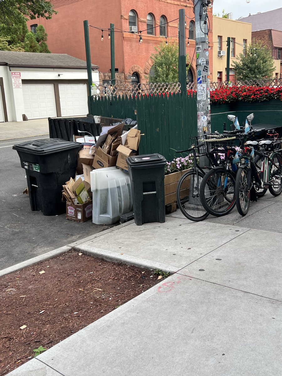 lorenarose's tweet photo. @NYCSanitation Graziella’s Pizzeria in Brooklyn has had a dumpster sitting out on the street for 6+ years. Numerous complaints filed and nothing has been done. Rats are having a field day with this open food source. Please address this sanitation issue. https://t.co/EaR7splj6B