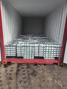 ClaireGuan70333's tweet image. 🔩 High-purity zinc ingots 99.9%-99.99% in stock. Virgin alloy, square shape. Ideal for galvanizing &amp;amp; die-casting. Competitive price. DM for bulk order!
📞 +86 188 2213 8833
🌍 ehongsteel.com
#zincingot #highpurity #galvanizing #ehongsteel