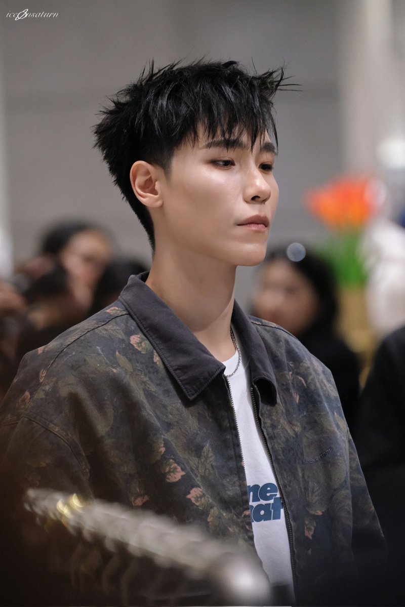 ice_on_saturn tweet media