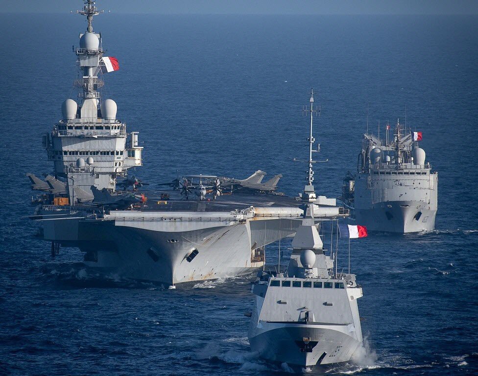 Actu Macron-Lecornu tweet media