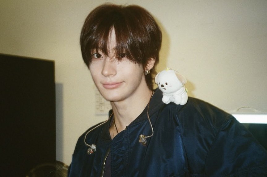 BitterHazel tweet media