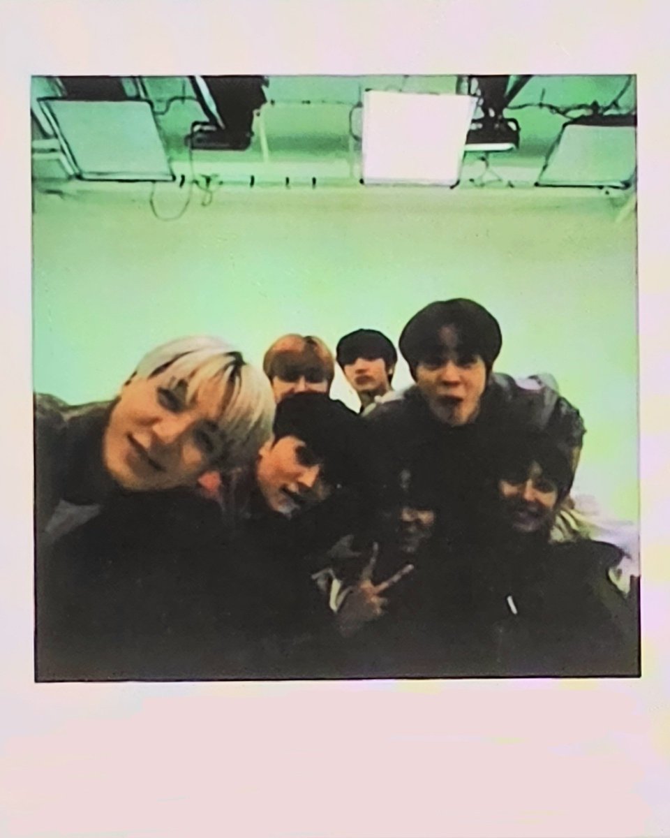 🧸mora tweet media