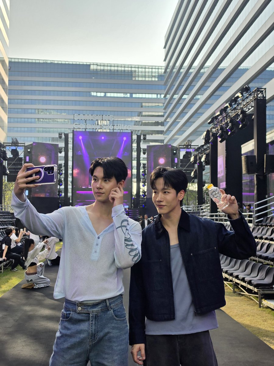 Samsung Thailand tweet media