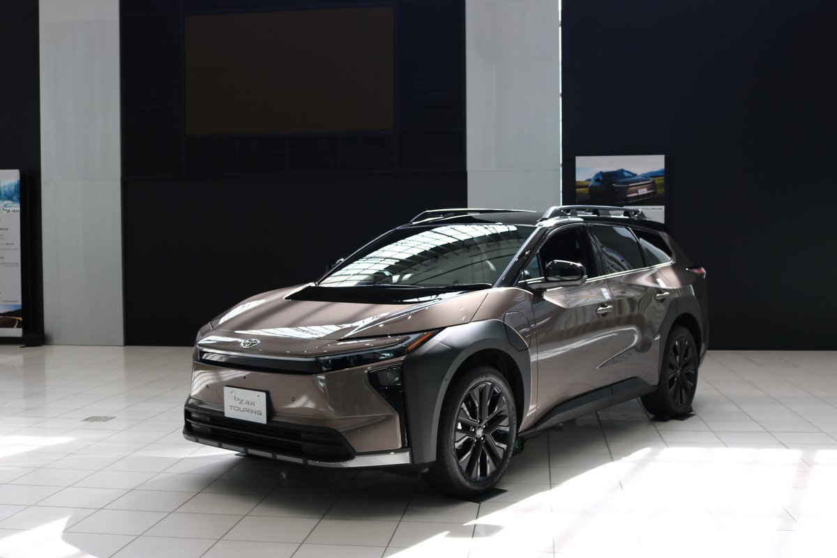 toyota_kaikan's tweet image. bZ4X Touring
この時代だから、実用派のBEV。
「走る楽しさ」「日常使いの便利さ」に加え、
様々なシーンで活躍するゆとりある荷室空間を備えた新たなバッテリーEV。
ぜひトヨタ会館でご覧ください。
#bZ4Xtouring #TOYOTA #BEV #トヨタ会館