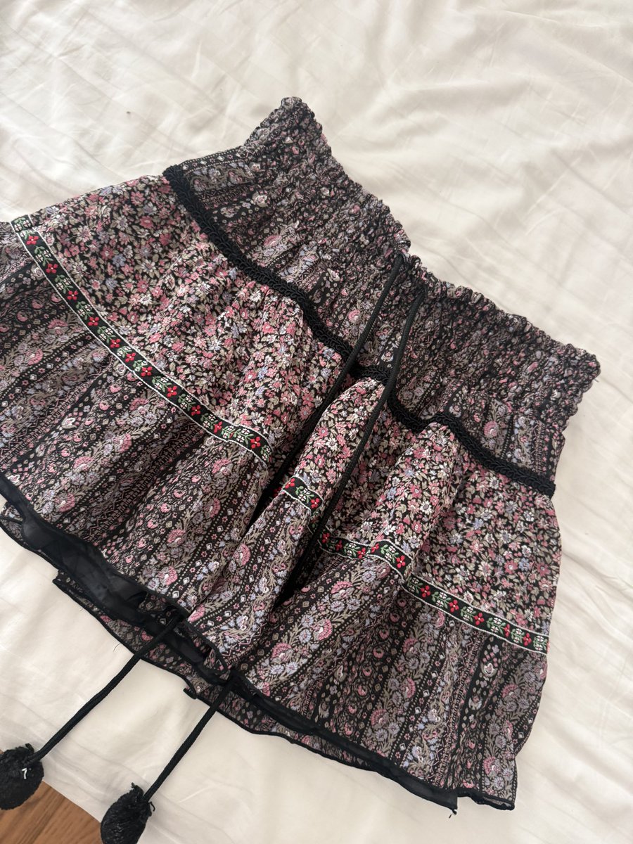 joestymoon's tweet photo. ตัวละ 120 ฿ ทุกตัวคับ ส่งฟรีหมดเบย #ส่งต่อเสื้อผ้า #ส่งต่อเสื้อผ้ามือสอง #ส่งต่อเสื้อผ้าวินเทจ #ส่งต่อเสื้อผ้าสงกรานต์ #ส่งต่อเสื้อผ้าแฟรี่ #ส่งต่อเดรส #ส่งต่อกระโปรง https://t.co/QiBvtPY5cn