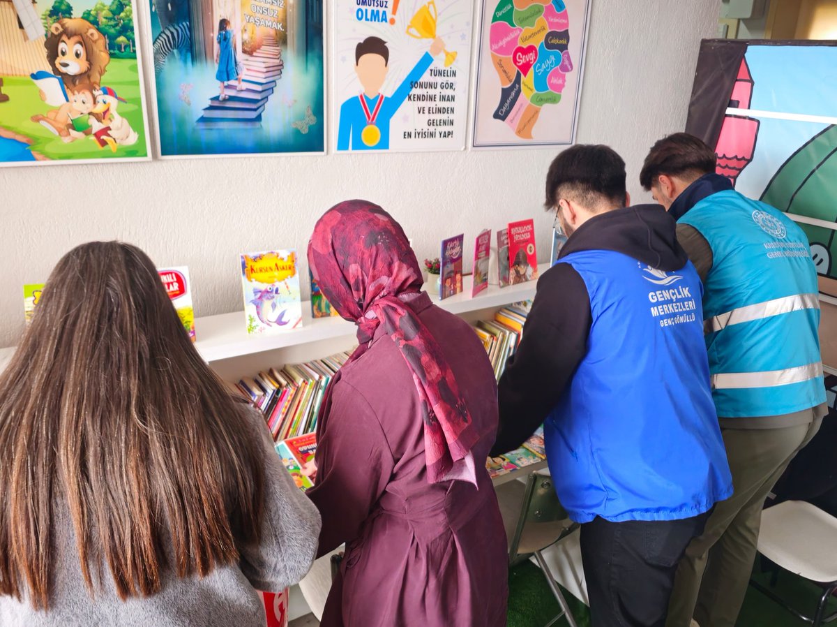 KonyaKYGM's tweet photo. 📍 Cihanbeyli Yurdu

​Gönüllü öğrencilerimizle birlikte Cihanbeyli merkezdeki Seniha Belgin İlkokulu'nu ziyaret ederek kütüphane gelişimine katkıda bulunmak amacıyla kitap bağışında bulunduk. 👏
@OA_BAK @gencliksporbak @GSB_KYGM https://t.co/fpiMYPywxo