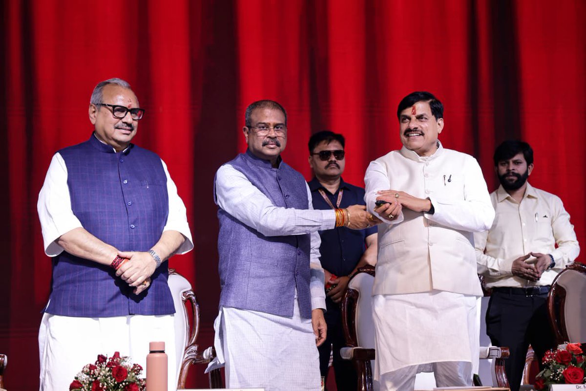 Chief Minister, MP tweet media