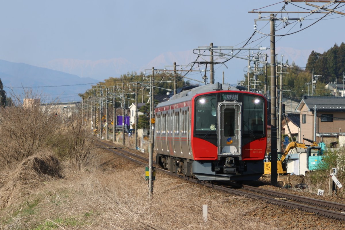 genki80001919's tweet photo. 📷️　(4月3日)

しなの鉄道・北しなの線
普通列車妙高高原行き　2両
SR1系S312編成

#しなの鉄道
#北しなの線
#SR1系
#SR1系S312

撮影機材
CanonR7+RF100-400mm+ｴｸｽﾃﾝﾀﾞｰ2×
#Canon
#EOSR7
#CanonEOSR7
#RF100400
#RF2X 
#RF200800　

撮影日・令和8年4月3日 https://t.co/ntZsJNoFCs