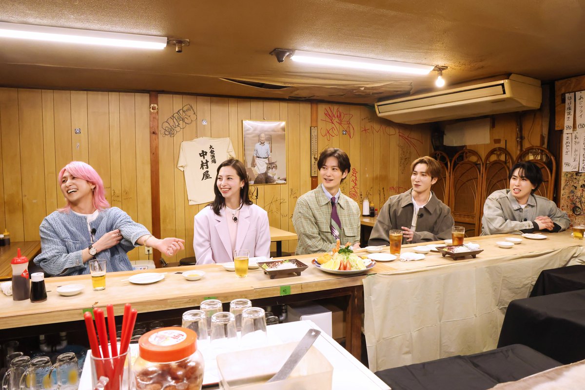 oricon's tweet photo. 📺Snow Man 佐久間 渡辺 宮舘の江戸川会

佐久間大介＆渡辺翔太＆宮舘涼太
江戸川トリオが地元凱旋🩷💙❤️
しょっぴーのおばあちゃんサプライズ登場❗️

同じ高校出身の岡田将生と
お酒でぶっちゃけトーク🍺

中条あやみも合流し
舘様に”聞いてみたかったこと”直撃✨
https://t.co/e47p9Ti02b

#江戸川会 https://t.co/dkcej1KXZg