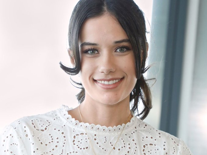 celebcrush4922's tweet image. Happy Birthday Ella Bleu Travolta 🎂🌻
#HappyBirthday #Ella #Bleu #Travolta #EllaBleuTravolta