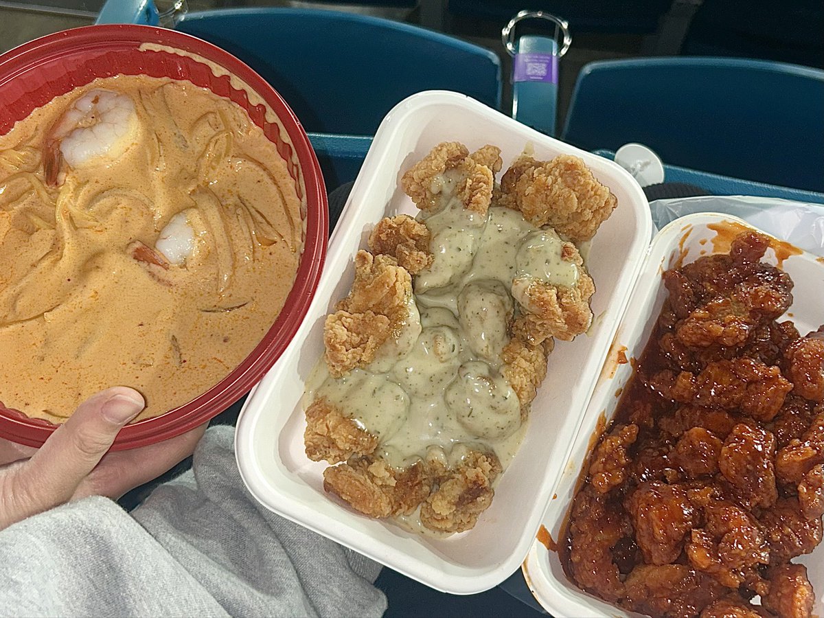 티밥이.. tweet media