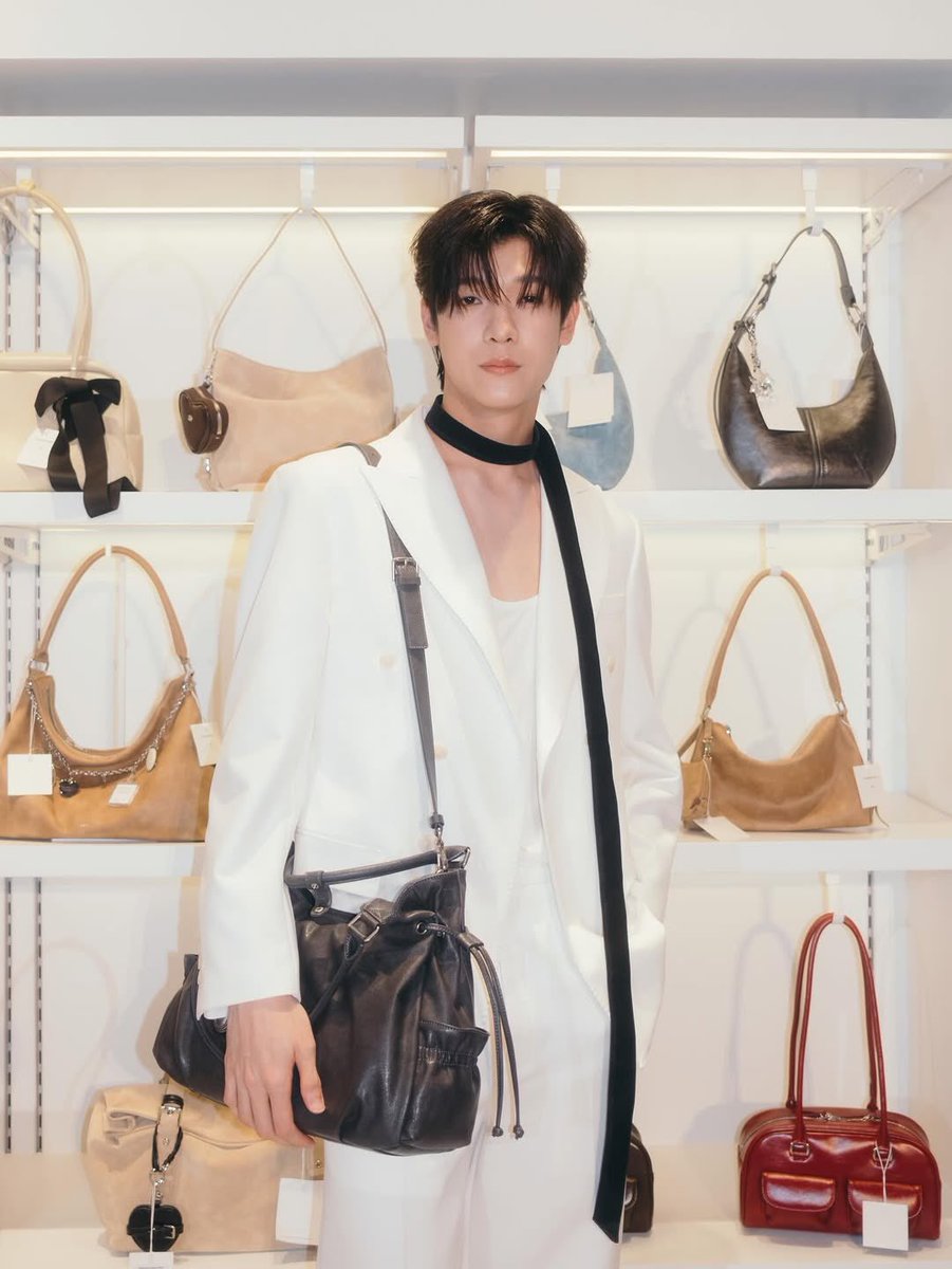 JimmyOhmUSA's tweet photo. #JimmyOhmUpdates 04.03.2026
@/jimmy.jimmoi IG post:
😎
#STANDOILXJIMMYOHM
#jimmyohm #จมอ่านว่าจอมอ #jimmy_jimmoi 🐶 ⋆˚✿˖° https://t.co/RKStefM8ip