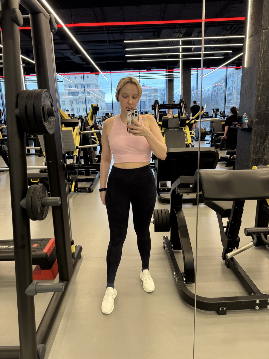 Сеньорита фронтенда tweet media