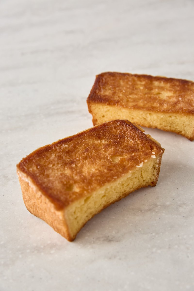 .
＼バーミキュラのハニートースト🍯💛／

バーミキュラの厚切り食パンに
ハニーバターをたっぷりしみ込ませ、
表面をキャラメリゼして、香ばしく焼き上げました。

📍ポットメイドベーカリー(名古屋・中川区)
vermicular.jp/village/