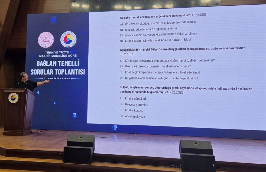TYMM ile birlikte LGS, TYT ve AYT kapsamında öne çıkacak bağlam temelli soru yazım süreçleri ve bunların eğitim yayıncılığına yansımalarını ele almak için düzenlenen Türkiye Yüzyılı Maarif Modeline Göre Bağlam Temelli Sorular Toplantısı'nda Bağlam Temelli Soru Örnekleri sunarken.