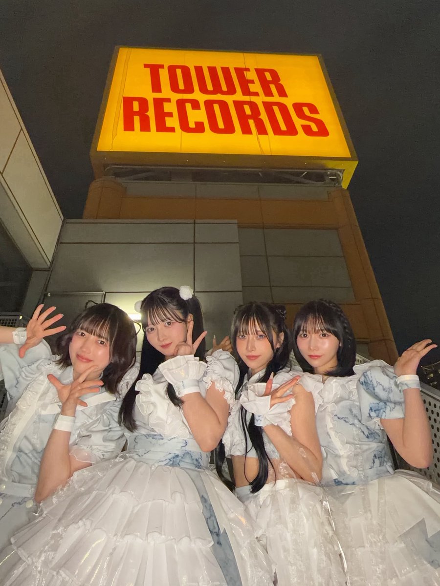 本日は、yosugala Major 1st EP「No Border」発売記念リリースイベントatタワーレコード渋谷店さんありがとうございました🌙

リリイベ最終日たくさんの方に来ていただき嬉しいかぎりです✨
1週間一緒にリリース週を駆け抜けていただきありがとうございます🤍