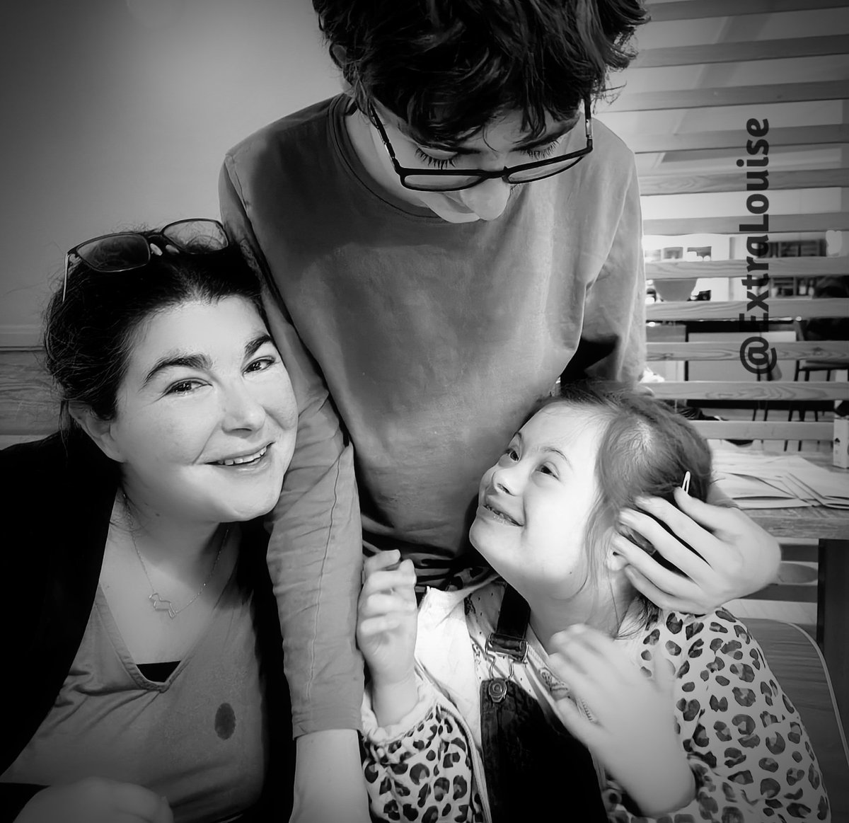 ExtraLouise tweet media