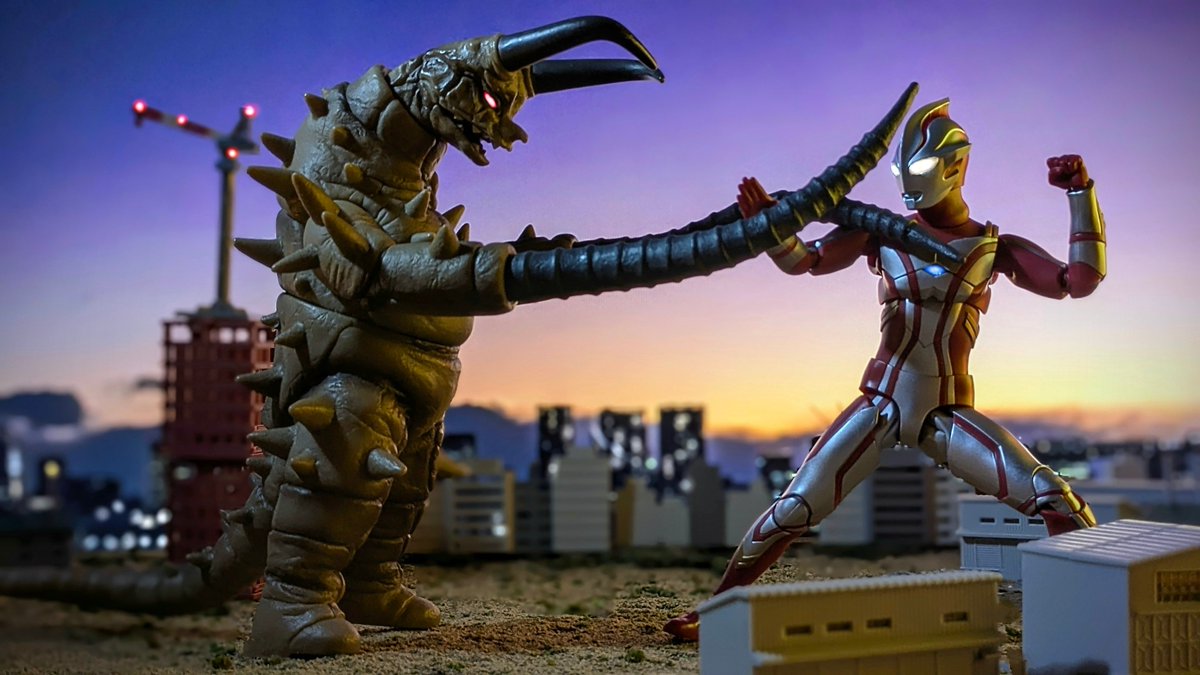 S.H.Figuarts フィギュアーツ ： ウルトラマンメビウス ウルトラ怪獣 